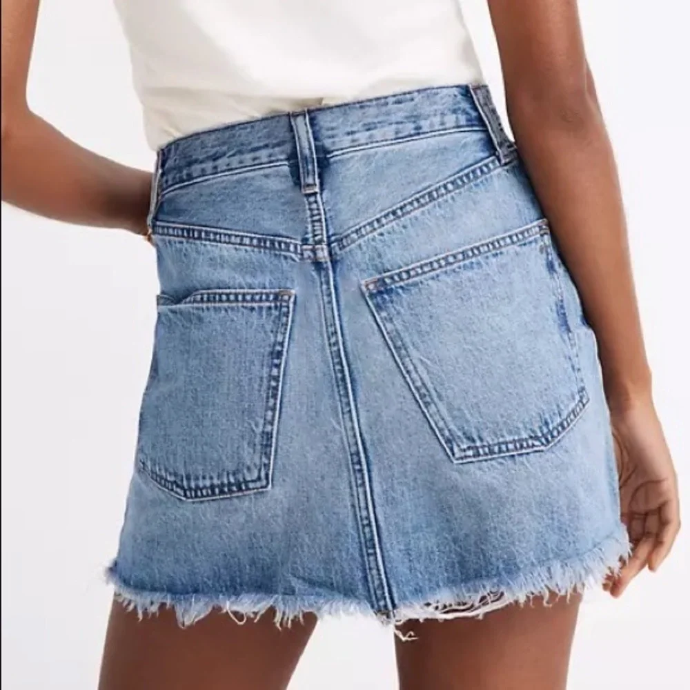 Madewell Rigid Denim Relaxed Mini Skirt in Rosehill Wash Size 25 - Picture 3 of 9
